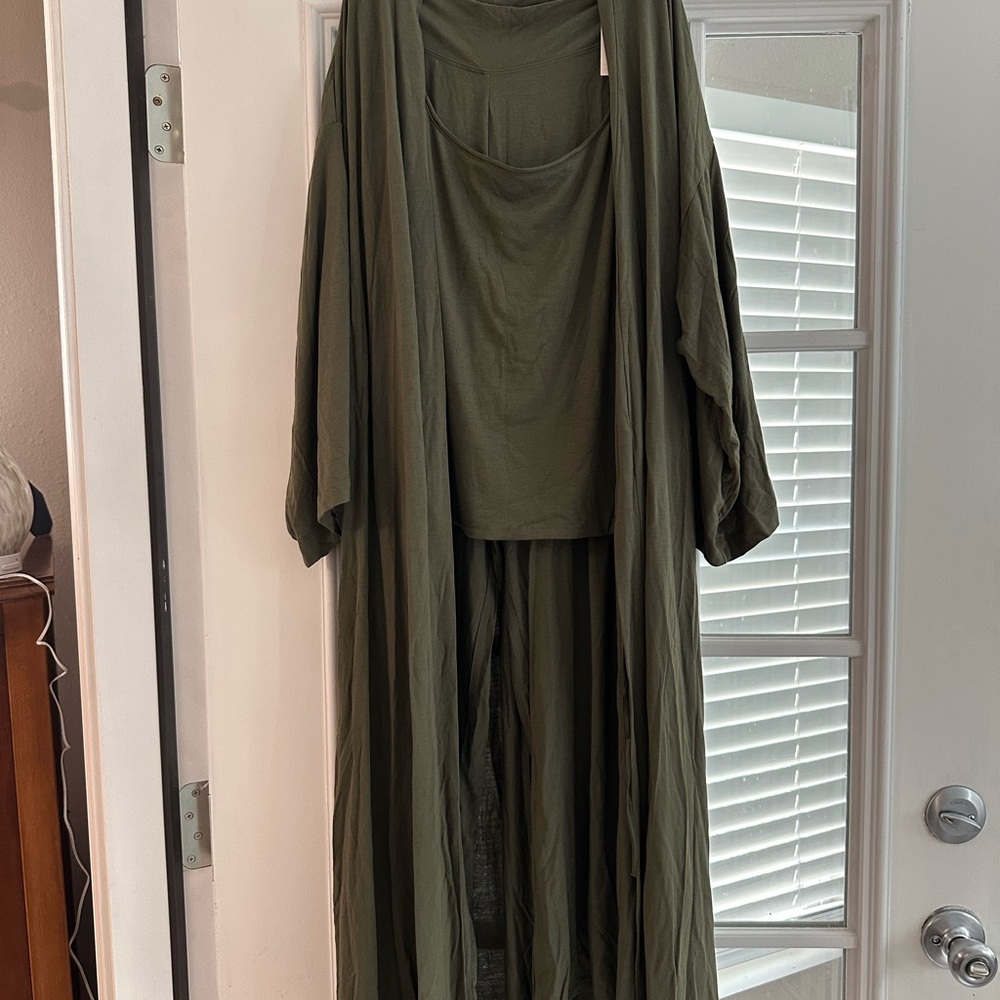 Victoria's Secret Forest Green Pajama Ensemble